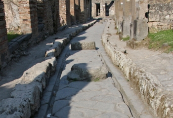 tn_Pompeii_Chariot_Ruts.jpg